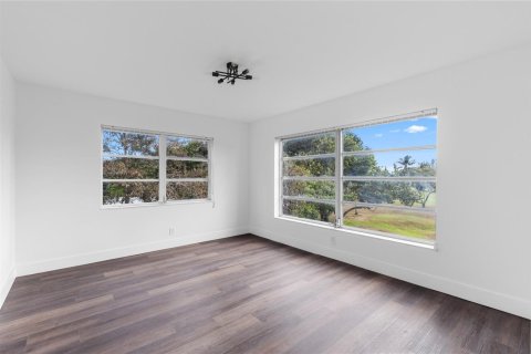 Condo in Pompano Beach, Florida, 3 bedrooms № 2175966 - photo 27