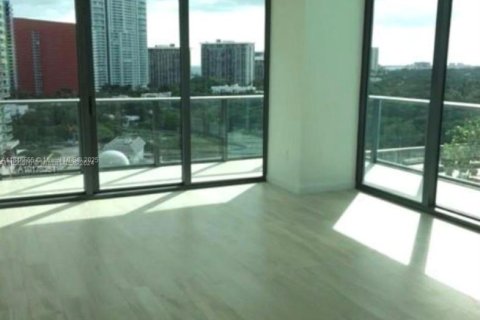 Condo in Miami, Florida, 3 bedrooms  № 1849186 - photo 2