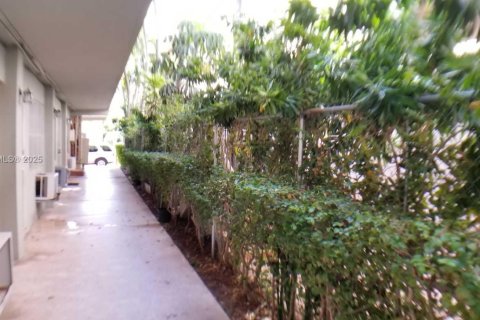 Condo in Miami Beach, Florida  № 1828909 - photo 3