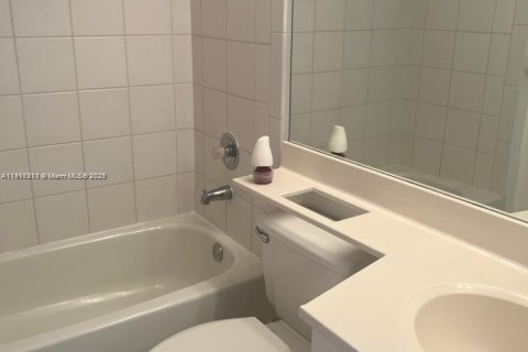 Condominio en alquiler en Aventura, Florida, 2 dormitorios, 98.66 m2 № 1972951 - foto 18