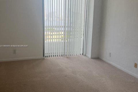 Condominio en alquiler en Aventura, Florida, 2 dormitorios, 98.66 m2 № 1972951 - foto 20