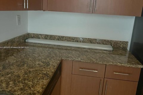 Condominio en alquiler en Aventura, Florida, 2 dormitorios, 98.66 m2 № 1972951 - foto 15