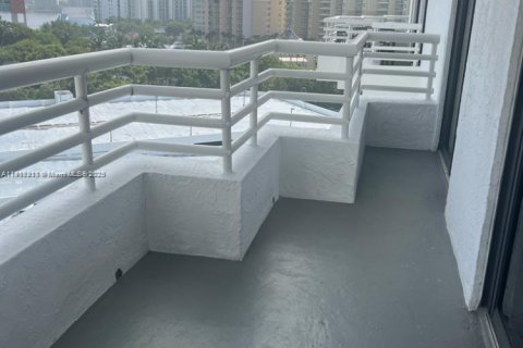 Condominio en alquiler en Aventura, Florida, 2 dormitorios, 98.66 m2 № 1972951 - foto 4