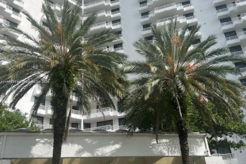 Condominio en alquiler en Aventura, Florida, 2 dormitorios, 98.66 m2 № 1972951 - foto 1