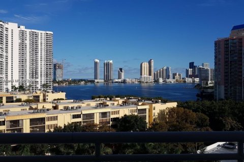 Condominio en alquiler en Aventura, Florida, 2 dormitorios, 98.66 m2 № 1972951 - foto 28