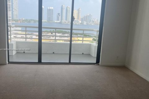Condominio en alquiler en Aventura, Florida, 2 dormitorios, 98.66 m2 № 1972951 - foto 7