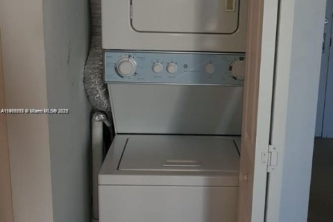 Condominio en alquiler en Aventura, Florida, 2 dormitorios, 98.66 m2 № 1972951 - foto 24