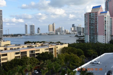 Condominio en alquiler en Aventura, Florida, 2 dormitorios, 98.66 m2 № 1972951 - foto 29
