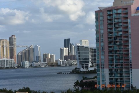 Condominio en alquiler en Aventura, Florida, 2 dormitorios, 98.66 m2 № 1972951 - foto 27