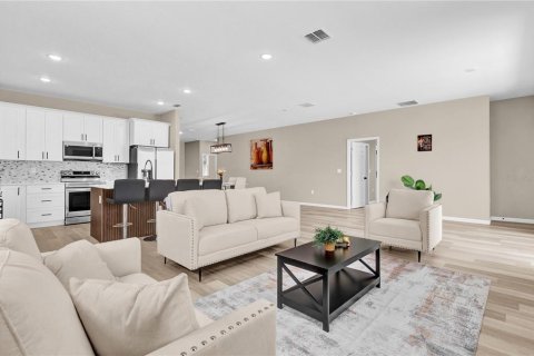 Casa en alquiler en Kissimmee, Florida, 4 dormitorios, 191.38 m2 № 1834622 - foto 12