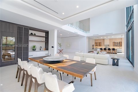 Villa ou maison à vendre à Pinecrest, Floride: 6 chambres, 635.54 m2 № 2317611 - photo 21