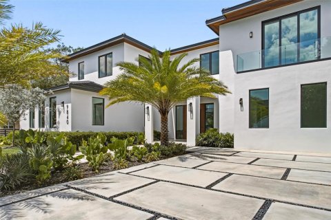 Villa ou maison à vendre à Pinecrest, Floride: 6 chambres, 635.54 m2 № 2317611 - photo 4