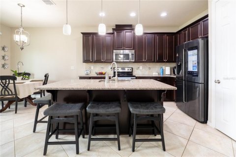 House in Kissimmee, Florida 3 bedrooms, 224.45 sq.m. № 2400393 - photo 15