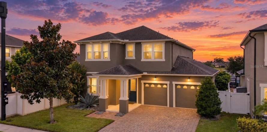 House in Kissimmee, Florida 3 bedrooms, 224.45 sq.m. № 2400393