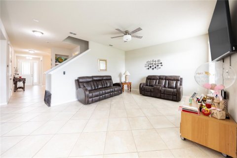 House in Kissimmee, Florida 3 bedrooms, 224.45 sq.m. № 2400393 - photo 18