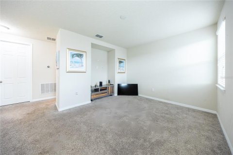 House in Kissimmee, Florida 3 bedrooms, 224.45 sq.m. № 2400393 - photo 30