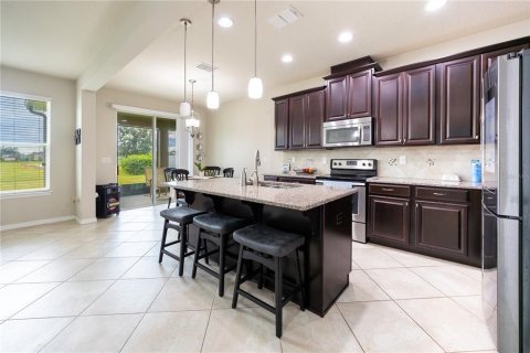 House in Kissimmee, Florida 3 bedrooms, 224.45 sq.m. № 2400393 - photo 14
