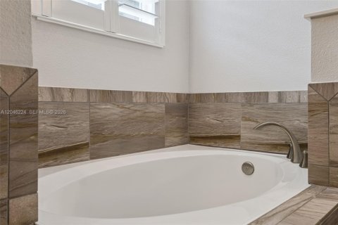 Casa en venta en Winter Garden, Florida, 4 dormitorios, 217.95 m2 № 2263148 - foto 25