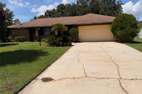 Villa ou maison à Kissimmee, Floride 3 chambres, 161.19 m2 № 2316405
