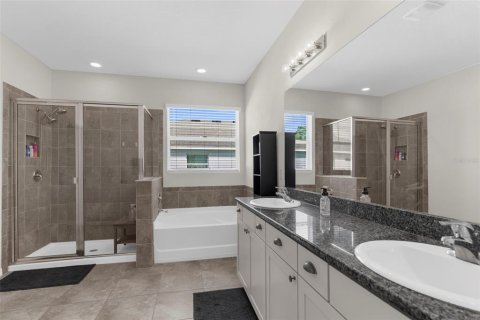 Casa en venta en Spring Hill, Florida, 4 dormitorios, 238.57 m2 № 1898489 - foto 16