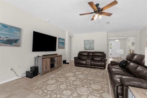 Casa en venta en Spring Hill, Florida, 4 dormitorios, 238.57 m2 № 1898489 - foto 7