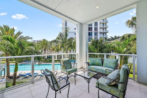 Townhouse in North Palm Beach, Florida 3 bedrooms, 319.31 sq.m. № 2245209 - photo 10