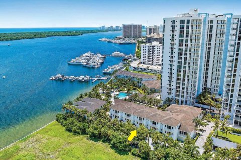Townhouse in North Palm Beach, Florida 3 bedrooms, 319.31 sq.m. № 2245209 - photo 24