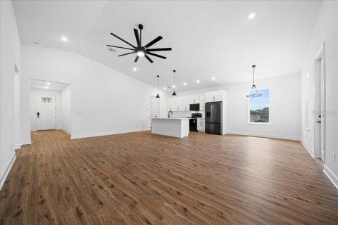 Villa ou maison à vendre à Weeki Wachee, Floride: 4 chambres, 191.47 m2 № 2223350 - photo 13