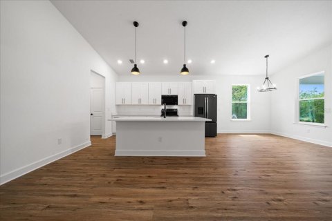 Villa ou maison à vendre à Weeki Wachee, Floride: 4 chambres, 191.47 m2 № 2223350 - photo 17