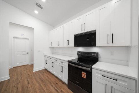 Villa ou maison à vendre à Weeki Wachee, Floride: 4 chambres, 191.47 m2 № 2223350 - photo 23