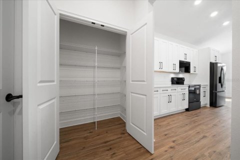 Villa ou maison à vendre à Weeki Wachee, Floride: 4 chambres, 191.47 m2 № 2223350 - photo 26