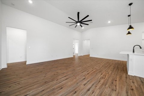 Villa ou maison à vendre à Weeki Wachee, Floride: 4 chambres, 191.47 m2 № 2223350 - photo 18