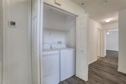 Condo in Orlando, Florida, 3 bedrooms  № 2229348 - photo 8