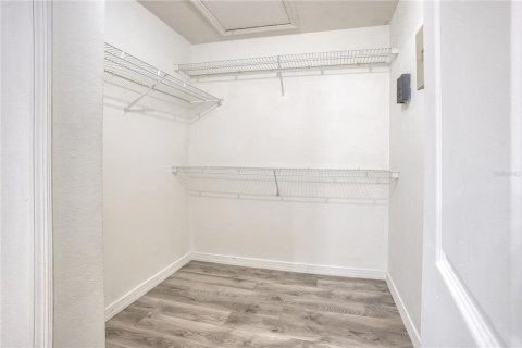Condo in Orlando, Florida, 3 bedrooms  № 2229348 - photo 14