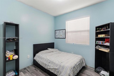 House in Homestead, Florida 4 bedrooms, 174.38 sq.m. № 2041788 - photo 13