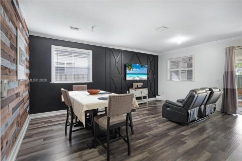 House in Homestead, Florida 4 bedrooms, 174.38 sq.m. № 2041788 - photo 4