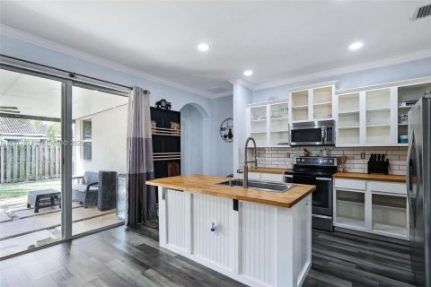 House in Homestead, Florida 4 bedrooms, 174.38 sq.m. № 2041788 - photo 6