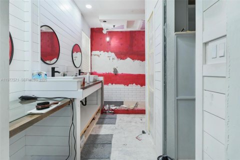 House in Homestead, Florida 4 bedrooms, 174.38 sq.m. № 2041788 - photo 9