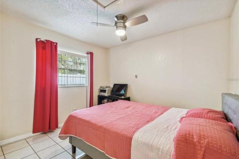 House in Tampa, Florida 3 bedrooms, 111.76 sq.m. № 1911842 - photo 7