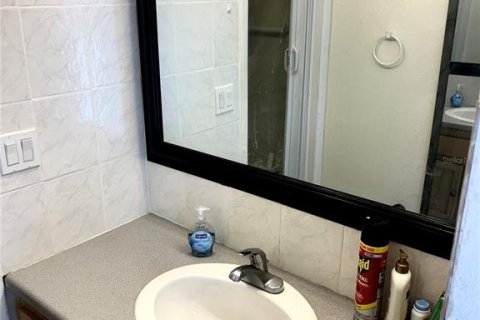 House in Tampa, Florida 3 bedrooms, 111.76 sq.m. № 1911842 - photo 10