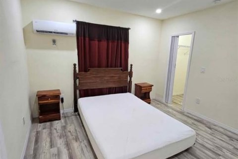 House in Tampa, Florida 3 bedrooms, 111.76 sq.m. № 1911842 - photo 12