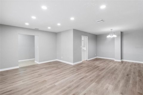 Villa ou maison à louer à Seminole, Floride: 3 chambres, 177.07 m2 № 2391274 - photo 10