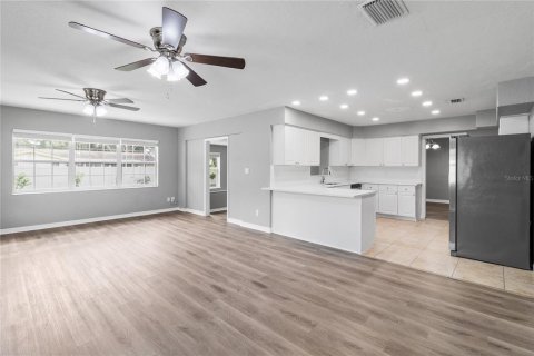 Villa ou maison à louer à Seminole, Floride: 3 chambres, 177.07 m2 № 2391274 - photo 15
