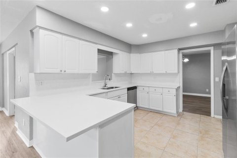 Villa ou maison à louer à Seminole, Floride: 3 chambres, 177.07 m2 № 2391274 - photo 17