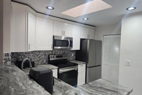 Appartement à louer à Palm Springs, Floride: 2 chambres, 88.35 m2 № 2376270 - photo 13