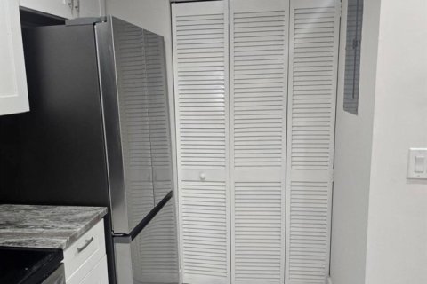 Appartement à louer à Palm Springs, Floride: 2 chambres, 88.35 m2 № 2376270 - photo 11