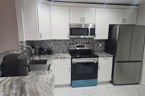 Appartement à louer à Palm Springs, Floride: 2 chambres, 88.35 m2 № 2376270 - photo 10