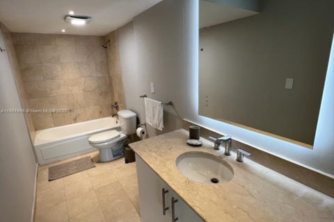 Снять в аренду кондоминиум в Бэл-Харбор, Флорида 1 спальня, 83.24м2, № 1952963 - фото 8