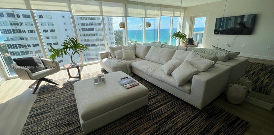 Кондоминиум с 1 спальней в Бэл-Харбор, Флорида № 1952963