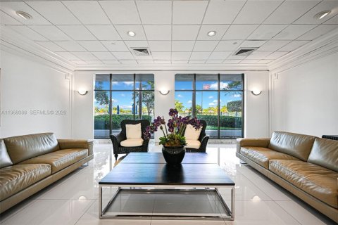 Condo in Miami Beach, Florida, 1 bedroom  № 2031750 - photo 28
